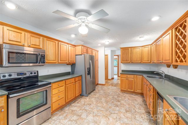 54 Turn About Court, Waynesville, NC 28785