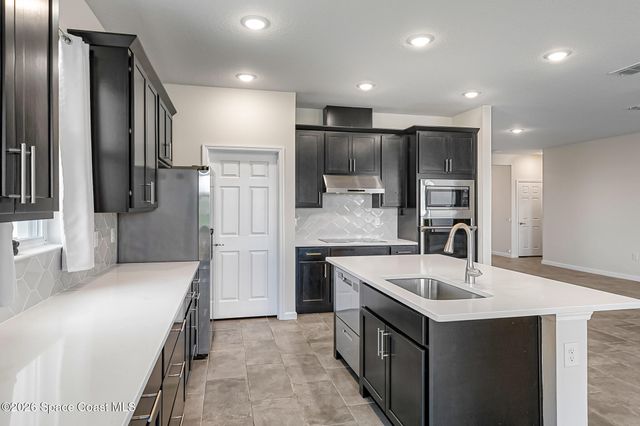 2163 Middlebury Drive SE, Palm Bay, FL 32909