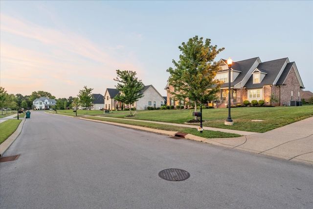405 Huntington Dr, Lebanon, TN 37087