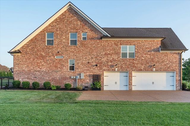 405 Huntington Dr, Lebanon, TN 37087