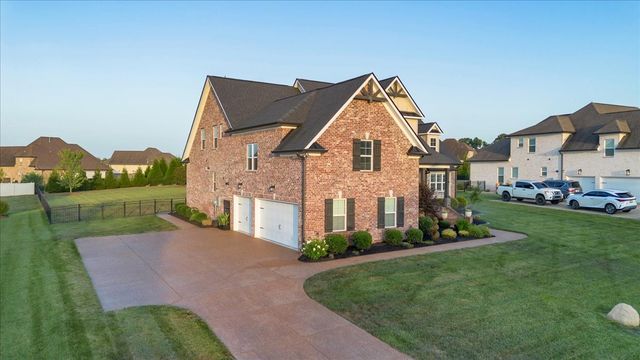 405 Huntington Dr, Lebanon, TN 37087