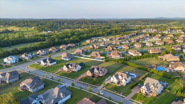 405 Huntington Dr, Lebanon, TN 37087