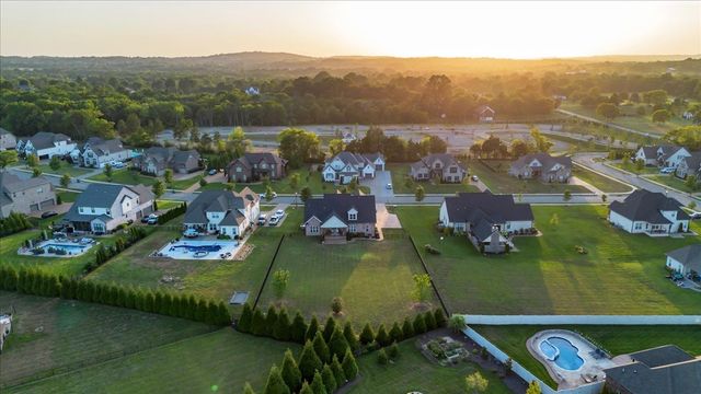 405 Huntington Dr, Lebanon, TN 37087