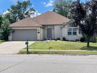 3500 S 3rd Street, Rogers, AR 72758