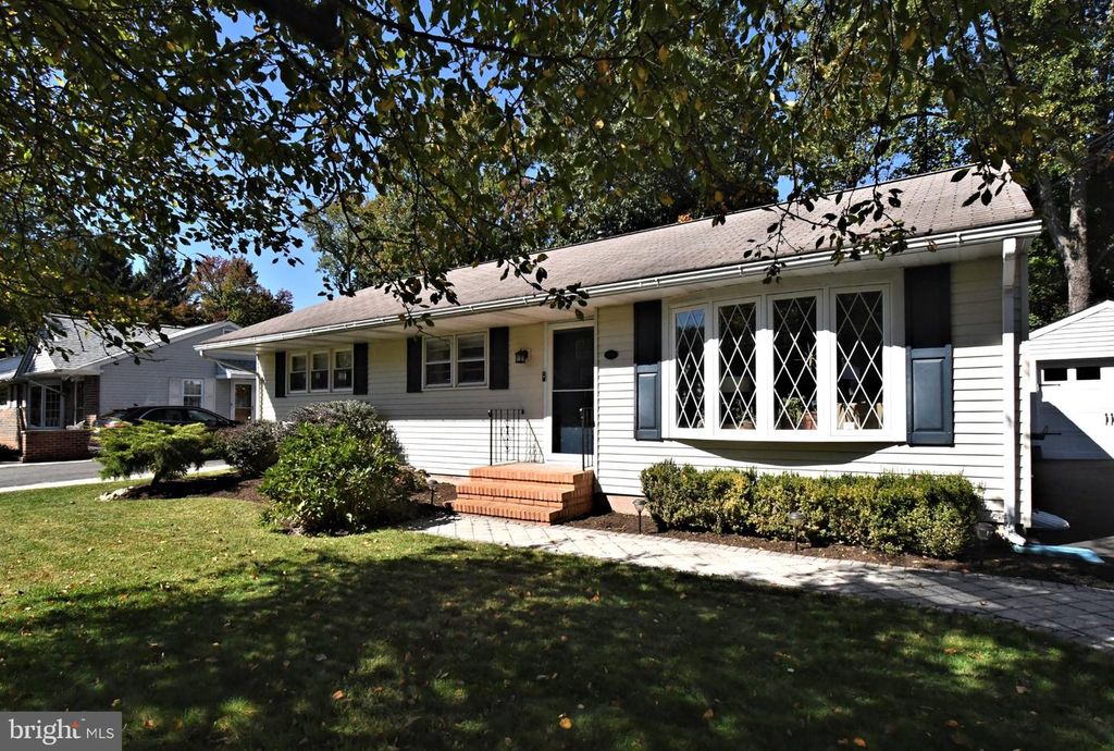 204 W FERRY RD, YARDLEY, PA 19067 — photo 2