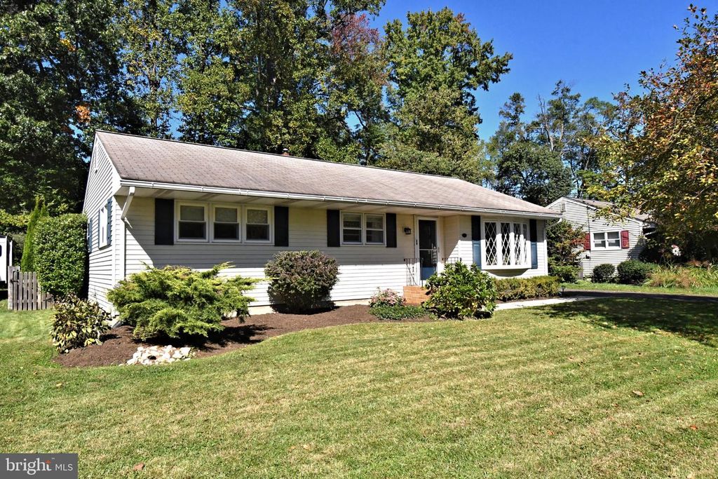 204 W FERRY RD, YARDLEY, PA 19067 — photo 3