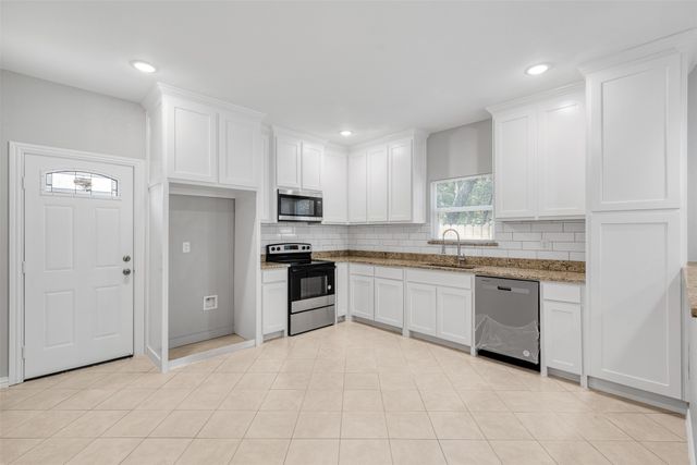 2803 Beechwood Street, Granbury, TX 76048