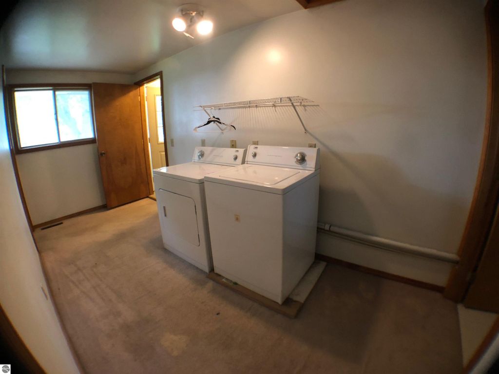 Image 10 of property listing at 1909 Stockman, Mt Pleasant, MI 48858