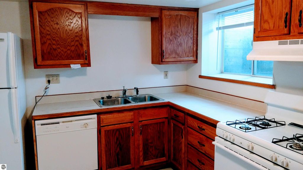 Image 16 of property listing at 1909 Stockman, Mt Pleasant, MI 48858