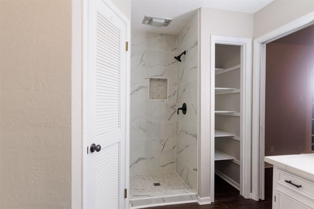 8341 Chimney Rock Court, Port Arthur, TX 77642