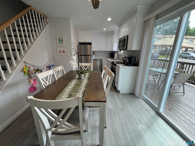 68 Round Tree Drive 3, Naugatuck, CT 06770