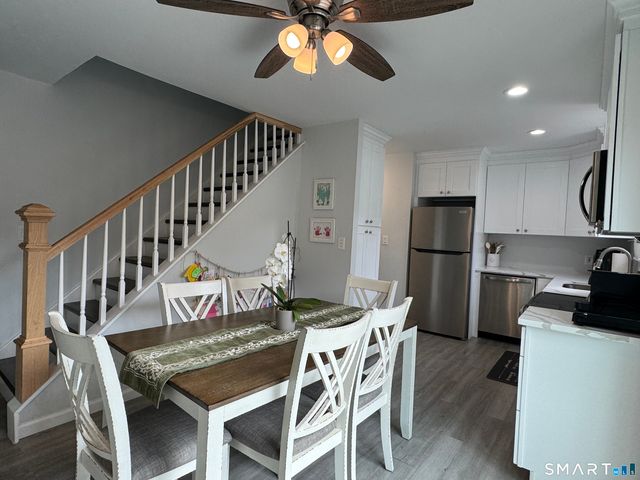 68 Round Tree Drive 3, Naugatuck, CT 06770