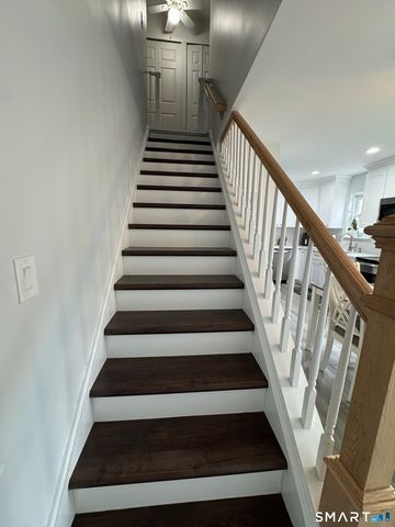 68 Round Tree Drive 3, Naugatuck, CT 06770