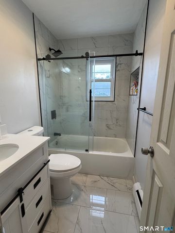 68 Round Tree Drive 3, Naugatuck, CT 06770