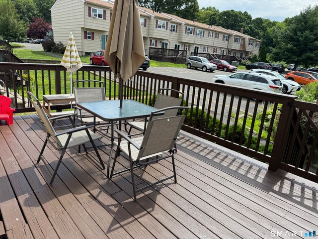 68 Round Tree Drive 3, Naugatuck, CT 06770