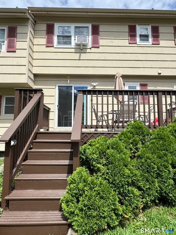 68 Round Tree Drive 3, Naugatuck, CT 06770