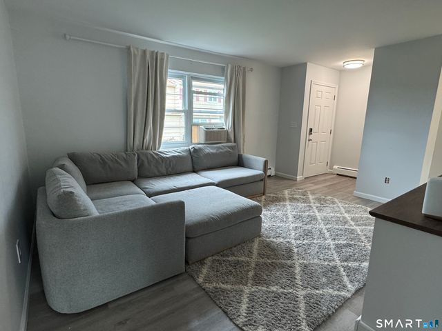 68 Round Tree Drive 3, Naugatuck, CT 06770