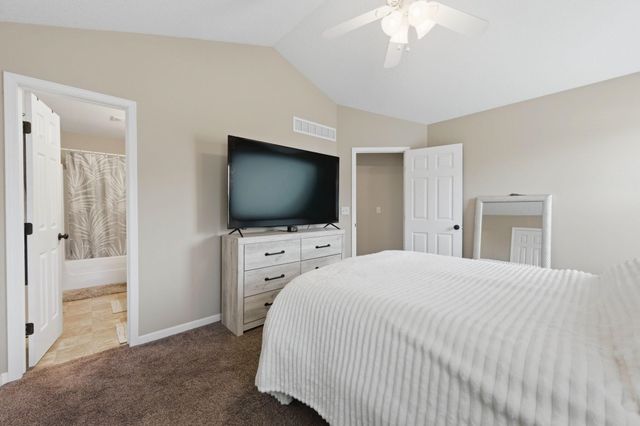 3245 S Bluelake Ct, Wichita, KS 67215