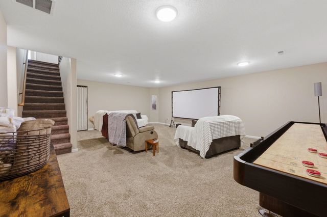 3245 S Bluelake Ct, Wichita, KS 67215