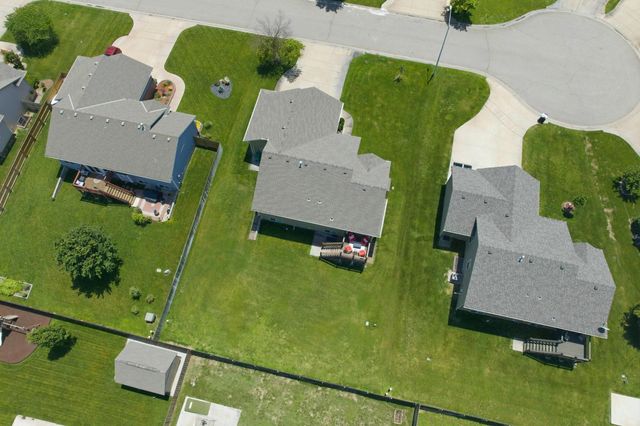 3245 S Bluelake Ct, Wichita, KS 67215