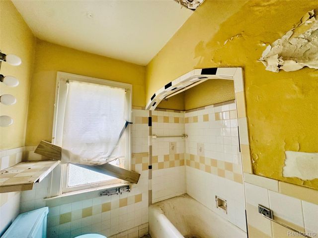 3232 Sturtevant Street, Detroit, MI 48206