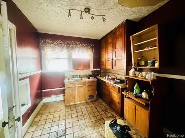 3232 Sturtevant Street, Detroit, MI 48206