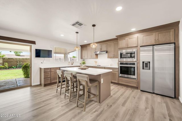 2535 E HOPI Avenue, Mesa, AZ 85204