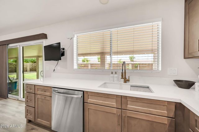 2535 E HOPI Avenue, Mesa, AZ 85204