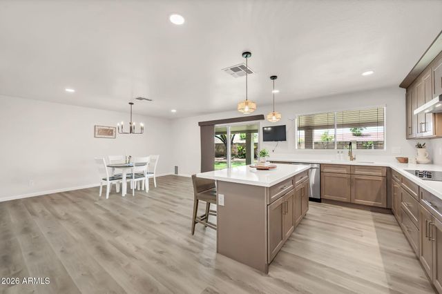 2535 E HOPI Avenue, Mesa, AZ 85204