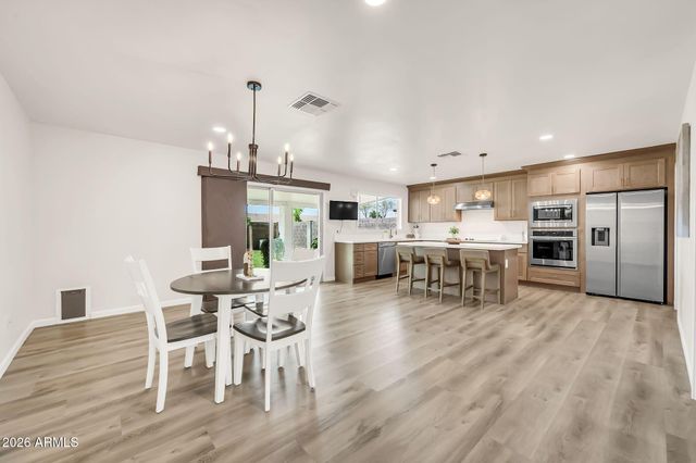 2535 E HOPI Avenue, Mesa, AZ 85204