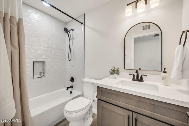 2535 E HOPI Avenue, Mesa, AZ 85204