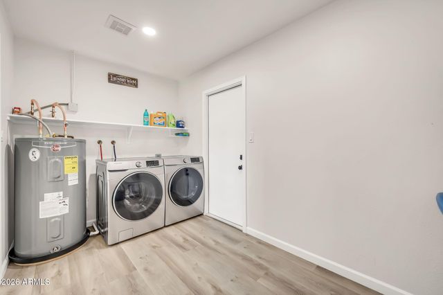 2535 E HOPI Avenue, Mesa, AZ 85204