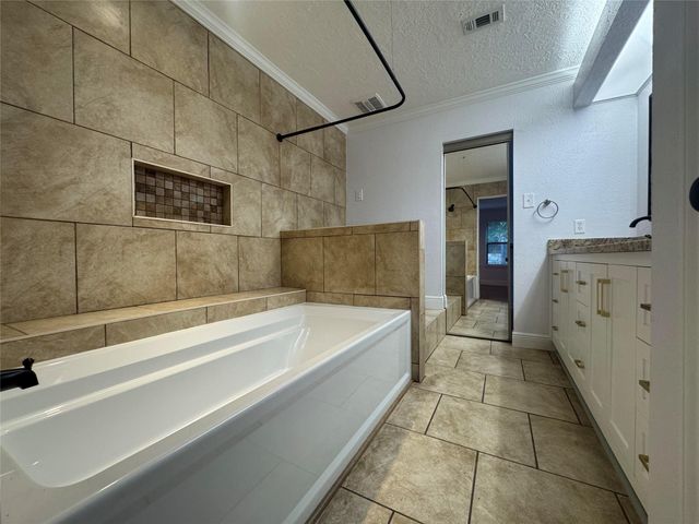 6608 Mesa Hollow DR, Austin, TX 78750