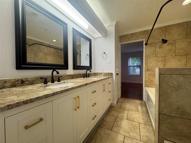 6608 Mesa Hollow DR, Austin, TX 78750