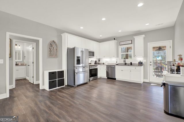 810 Shannon Circle Connector NE, Rome, GA 30161