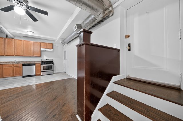 3325 N Lakewood Avenue GDN, Chicago, IL 60657