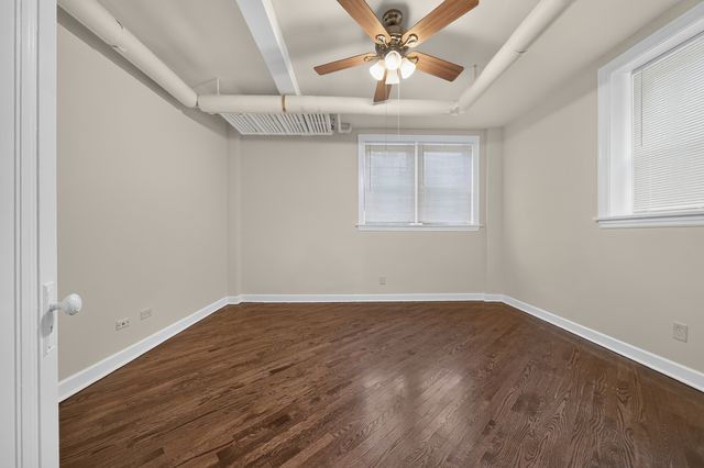 3325 N Lakewood Avenue GDN, Chicago, IL 60657
