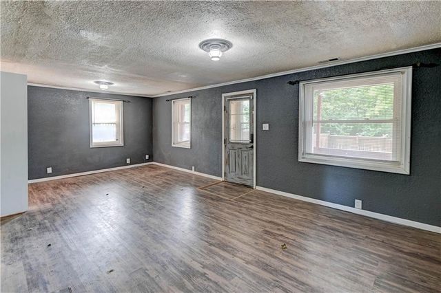 6828 Berry Road, Kansas City, KS 66106