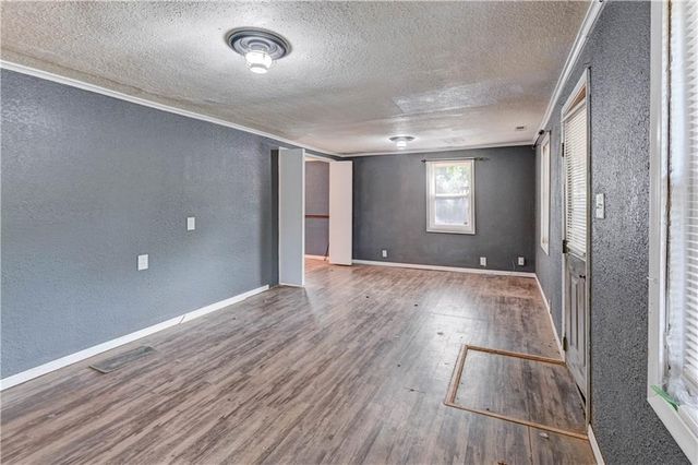 6828 Berry Road, Kansas City, KS 66106