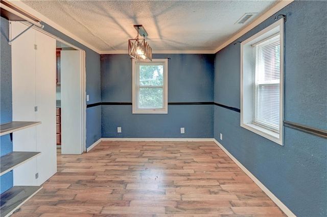 6828 Berry Road, Kansas City, KS 66106