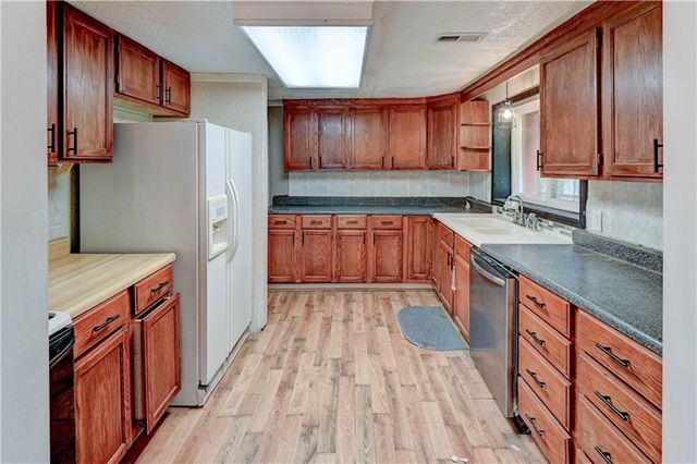 6828 Berry Road, Kansas City, KS 66106