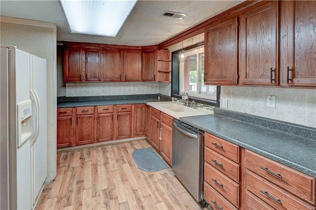 6828 Berry Road, Kansas City, KS 66106