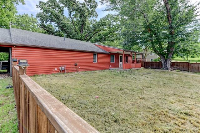 6828 Berry Road, Kansas City, KS 66106
