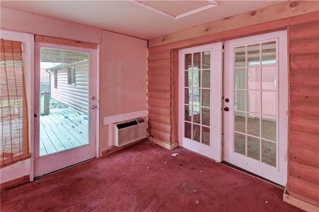 6828 Berry Road, Kansas City, KS 66106