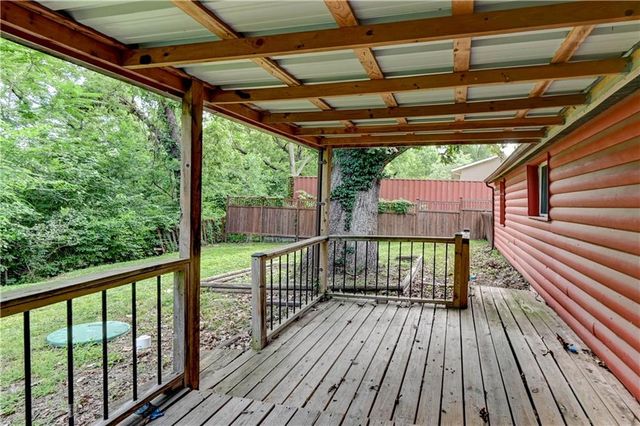6828 Berry Road, Kansas City, KS 66106