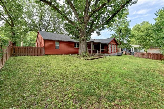 6828 Berry Road, Kansas City, KS 66106