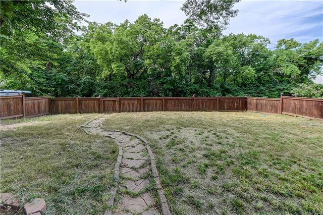 6828 Berry Road, Kansas City, KS 66106