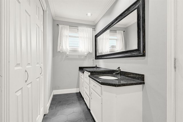 10835 Sageburrow Drive, Houston, TX 77089