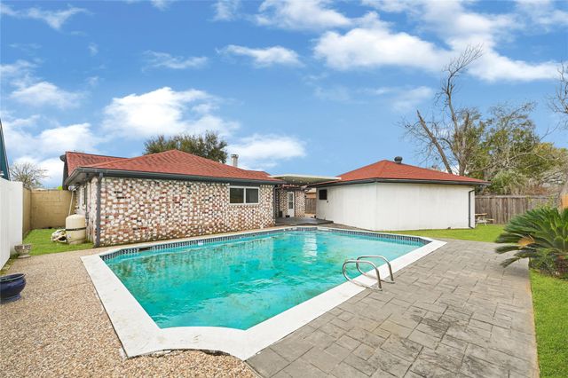 10835 Sageburrow Drive, Houston, TX 77089