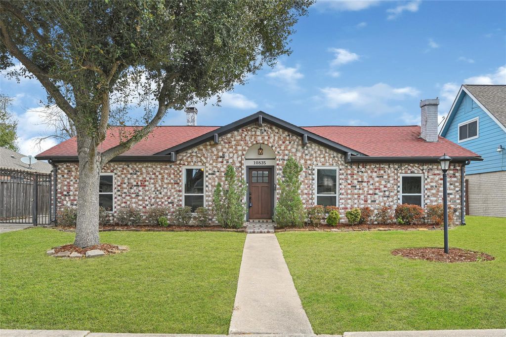 10835 Sageburrow Drive, Houston, TX 77089